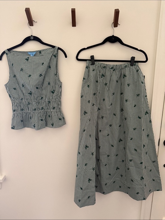Draper James Dresses & Skirts - NWT Draper James Green Gingham Maxi Skirt and Top